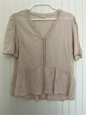 Women’s cream flowy peplum top size S